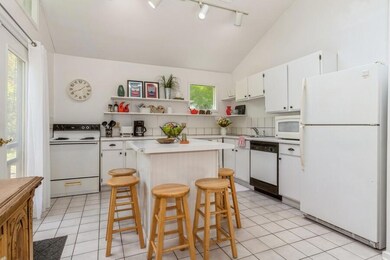 07_15826LakeshoreRd_2014_Openkitchenwith