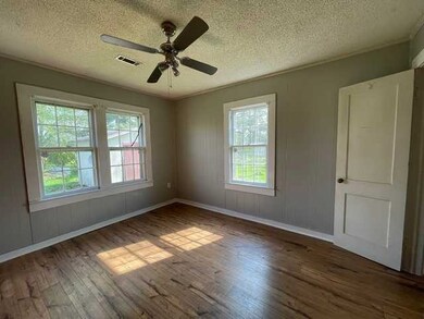 212 W Taylor St, Manchester, TN 37355 - photo 4