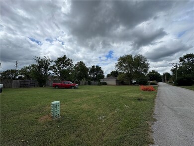 609 6th Ave SW, Gravette, AR 72736 - photo 6