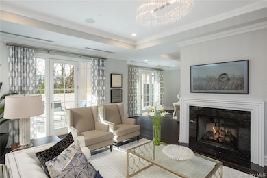 Ritz-Carlton Residences unit 3211, North Hills, NY 11040 - photo 4