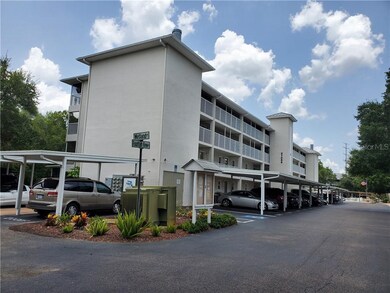 Picture showing the top floor screen/covered balco