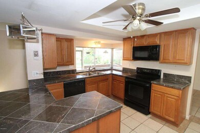 kitchen breakfast bar