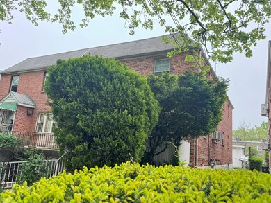 67-07 Fresh Meadow Ln, Fresh Meadows, NY 11365 - photo 2