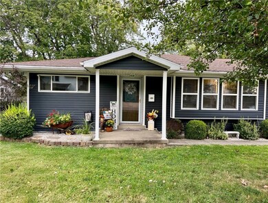 120 S 34th St, Mattoon, IL 61938 - photo 2