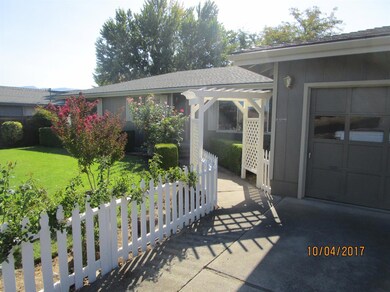 2490 Spring St, Medford, OR 97504 - photo 6