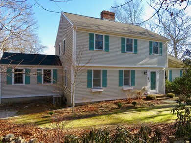 3 bed/2.5 bath Colonial
