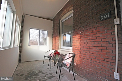 301 Poplar St, Darby, PA 19023 - photo 2