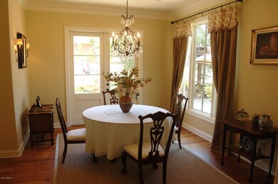 Formal Dining