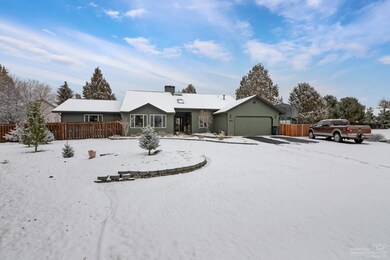 21104 Tall Mountain Cir, Bend, OR 97702 - photo 2