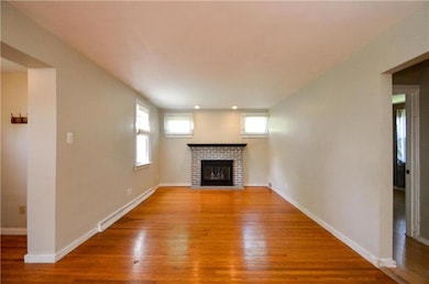 7 Maple St, Quakertown, PA 18951 - photo 3