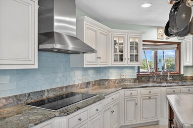 258-W-Seaview-Circle-kitchen-2