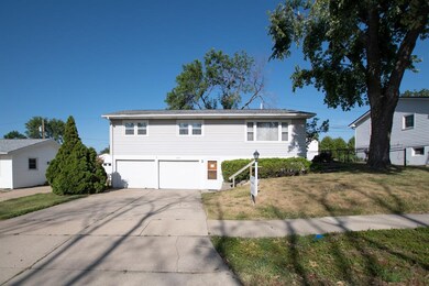 310 La Salle Dr SW, Cedar Rapids, IA 52404 - photo 2