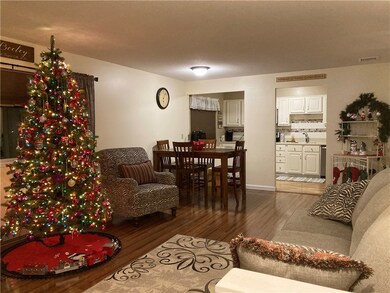 353 Chatham Cir unit 353, Warwick, RI 02886 - photo 4