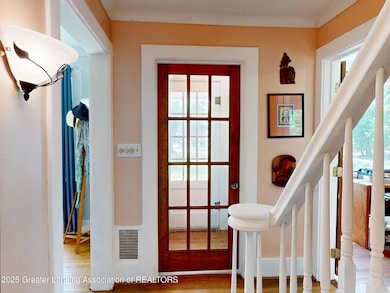 29-web-or-mls-627 State St (30)