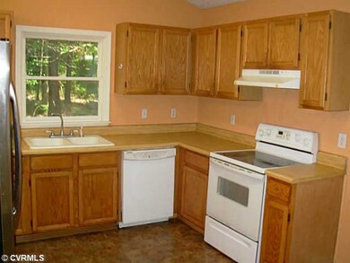 111 Pin Oak Ct unit C0URT, Aylett, VA 23009 - photo 5