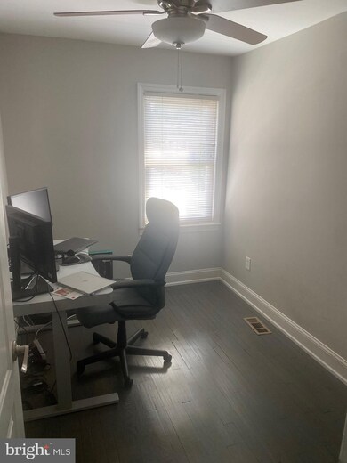 1005 Booker Dr, Capitol Heights, MD 20743 - photo 2