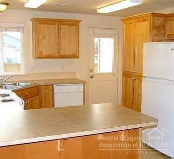 63189 Lancaster St, Bend, OR 97701 - photo 3