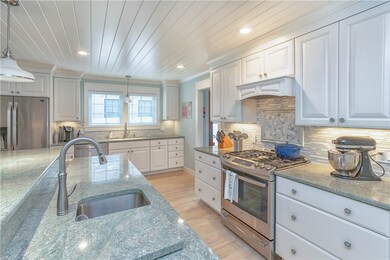 69 Caswell St, Narragansett, RI 02882 - photo 3
