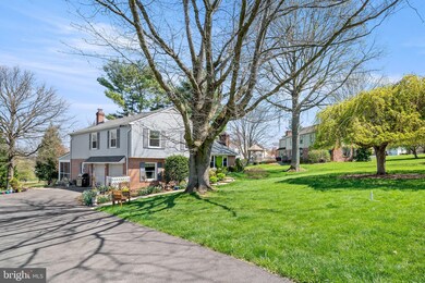 64 N Forge Manor Dr, Phoenixville, PA 19460 - photo 3