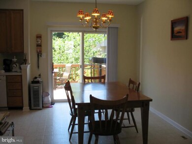 13106 Rosebay Dr, Germantown, MD 20874 - photo 5