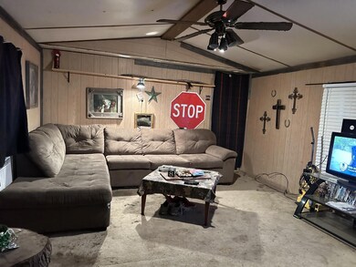 1902 Long Cir, Azle, TX 76020 - photo 5