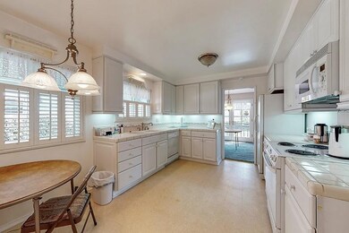 13339-Sproule-Ave ktchn 1