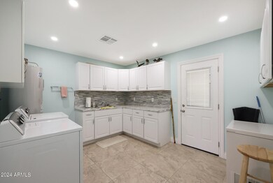 10250 W Highwood Ln, Sun City, AZ 85373 - photo 4