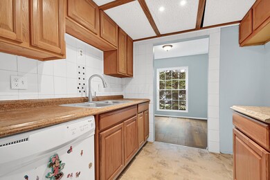 146 W Tarryton Court Columbus OH 43228-6