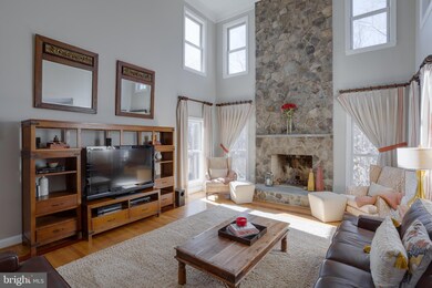 5210 Summit Dr, Fairfax, VA 22030 - photo 6