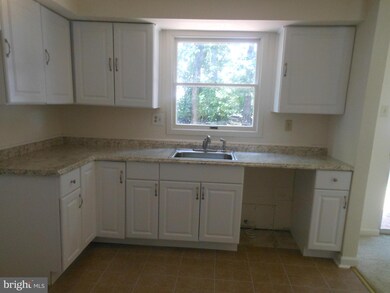 1481 Key Pkwy, Frederick, MD 21702 - photo 2