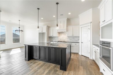 2512 NE 16th St, Moore, OK 73160 - photo 6