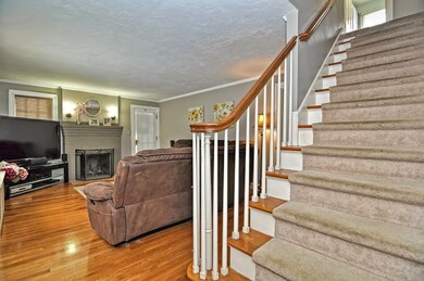 56 Pinehurst Ave, Auburn, MA 01501 - photo 3