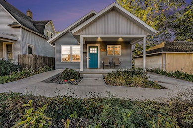 212 Saunders Ct NE, Grand Rapids, MI 49505 - photo 2