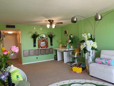 Breakwaters unit 36, West Palm Beach, FL 33401 - photo 4