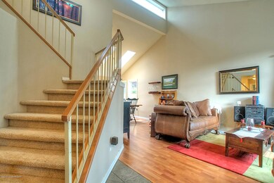 Entry/Staircase