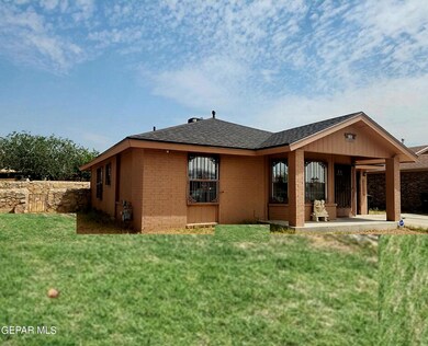 14257 Bryce Dr, Horizon City, TX 79928 - photo 2