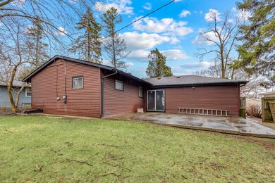 530 Waco Ln, Carpentersville, IL 60110 - photo 5