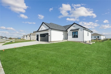 7113 Chenango Ln SW, Cedar Rapids, IA 52404 - photo 3