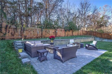 305 Jamestown Oaks Dr, Jamestown, NC 27282 - photo 4