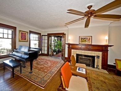 2570 Euclid Heights Blvd, Cleveland, OH 44106 - photo 5