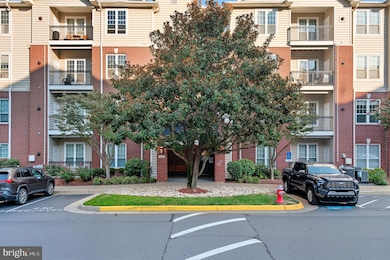 The Gates Of McLean unit 5203, McLean, VA 22102 - photo 2