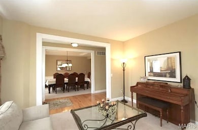 2645 Westinghouse Dr, Belleville, IL 62221 - photo 5