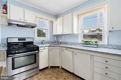 707 Maryland Ave, Essex, MD 21221 - photo 5