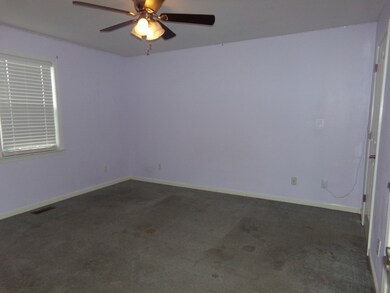 671 W Doak Rd, Manchester, TN 37355 - photo 7