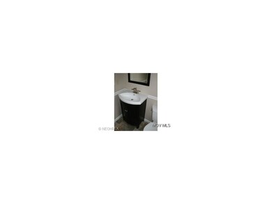 Renovated 1/2 Bath