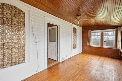 129-N-Waldo-St-Tekonsha-MI-49092-WindowS