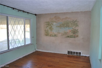 4137 E 187th St, Cleveland, OH 44122 - photo 5