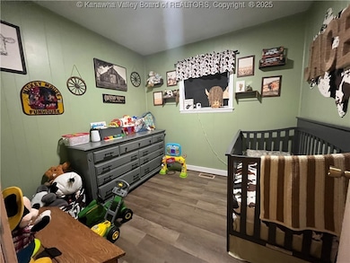 1206 Thomas Ridge Rd, Leon, WV 25123 - photo 7