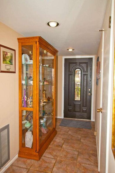 07 Front Hall_01