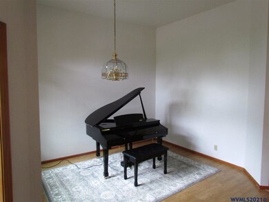 1858 Lemming Ave, Eugene, OR 97401 - photo 7